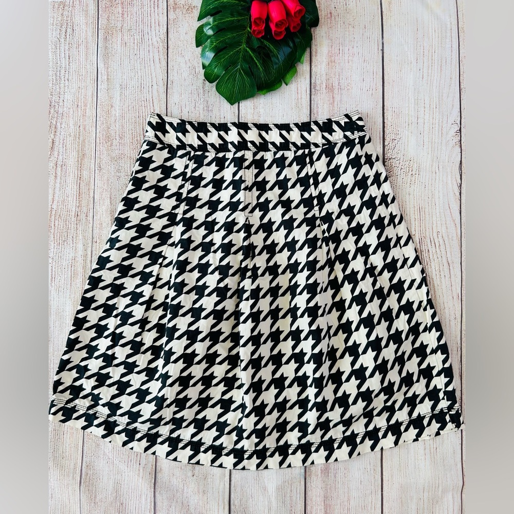 Merona Women’s Black & White Houndstooth A-Line Pleated Knee Length Skirt - Picture 2 of 5